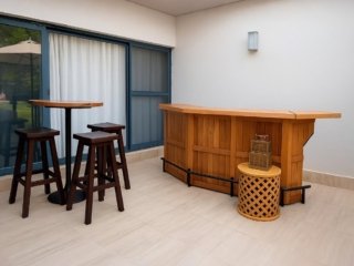 BAR UNIT 2 Image 4