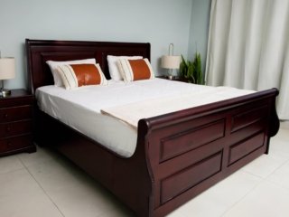 King Sleigh Bed 1