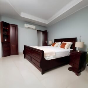 Alternative view of King Sleigh Bed